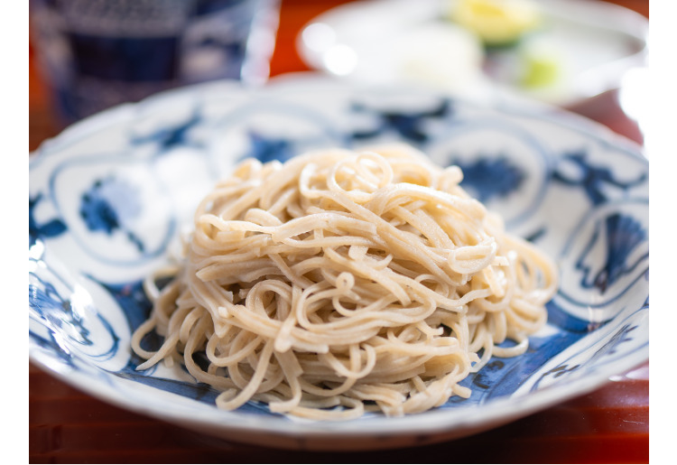 打ち立てのおいしさで食事のフィナーレを飾る『手打ち蕎麦』